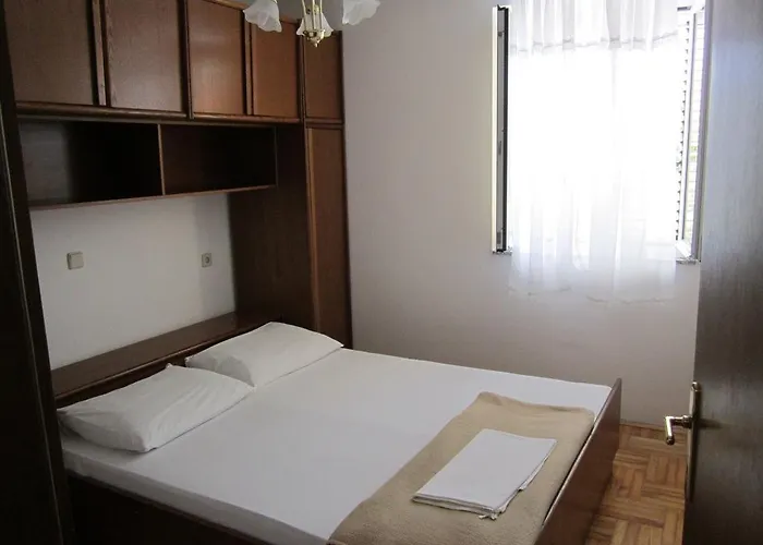 Antonia Apartman *
